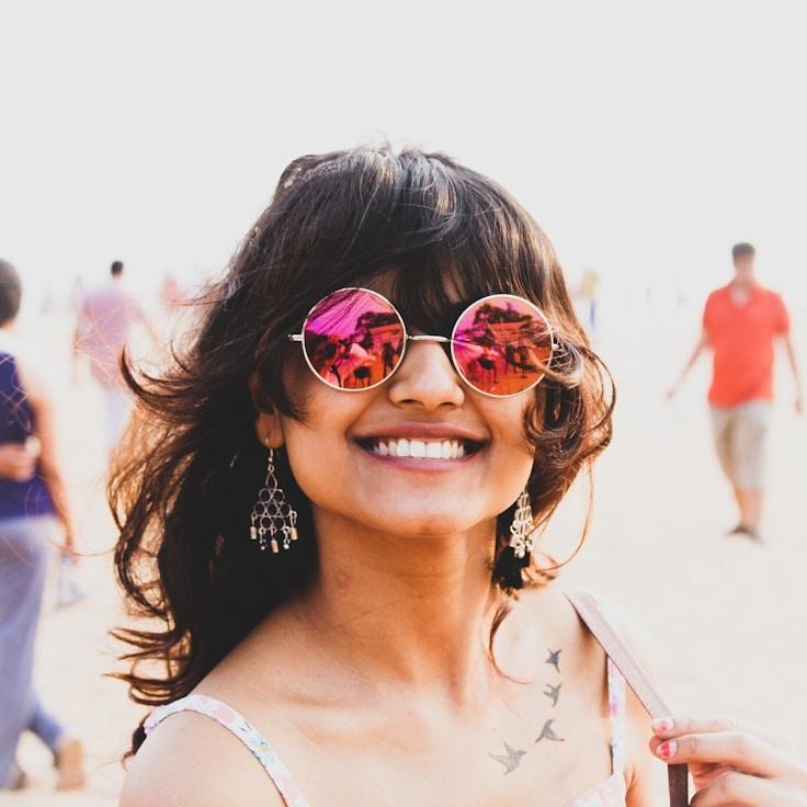 Jordan Kim, Client Relations Director, discussing corporate gifting strategy with business clients